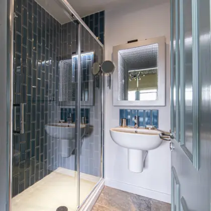 5 BATHROOM IMG 5754 COPY