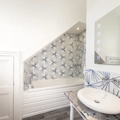 4 BATHROOM IMG 5742 COPY