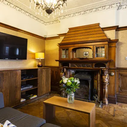 LOUNGE IMG 5247 COPY